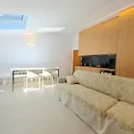 Apartment Immobillario - Regina Del Domaso